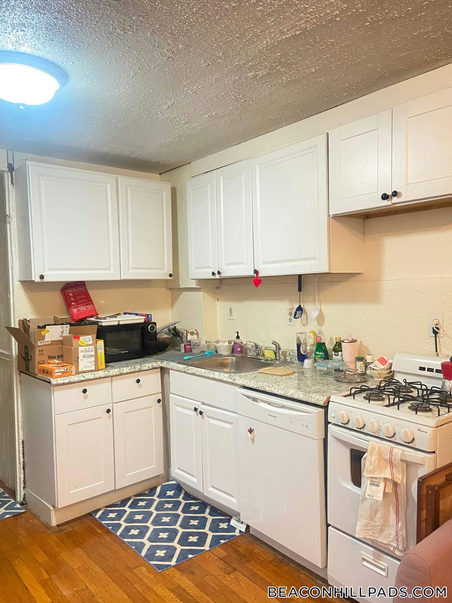 Building Photo - 72 Revere St