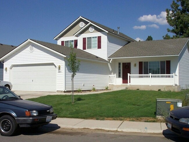 Primary Photo - *COMING SOON 07/30/2025* 4 Bed 3 Bath home...