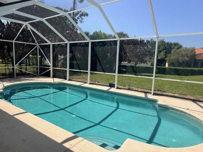 Building Photo - 3838 Peacock Dr