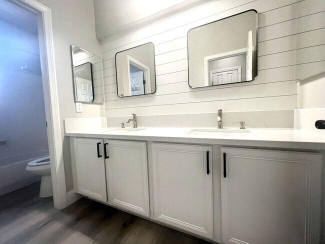 Building Photo - Single family home in Solano at the Vistas