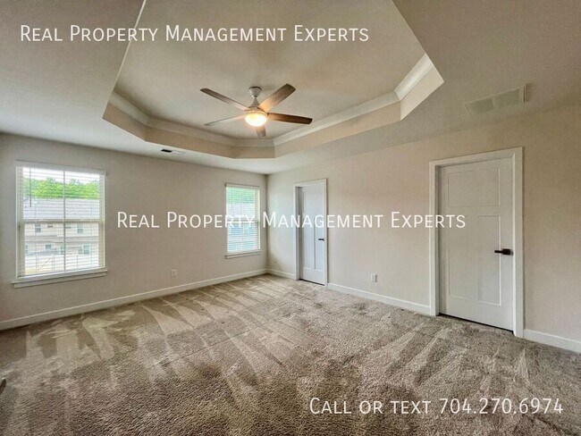 Building Photo - 135 Beacon Dr