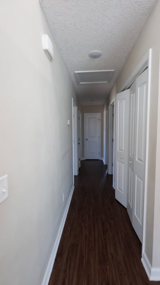 Building Photo - 122 Villa Rd