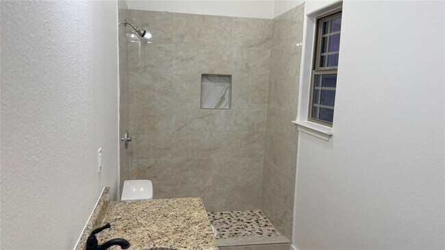 Building Photo - 5673 Solana Ranch Rd