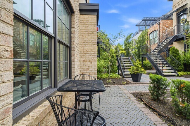 Building Photo - 84 Normandy Ave