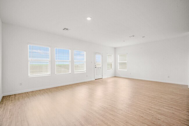 Building Photo - SIngle Story in Cordova Crossing!