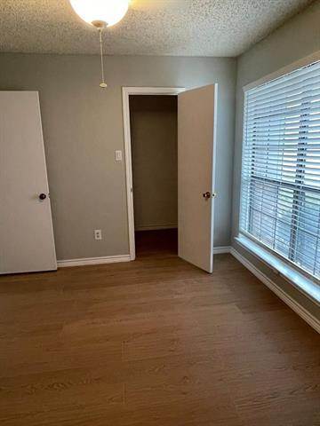 Building Photo - 2907 Hilltop Dr