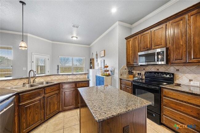 Building Photo - 1704 Dawson Spur