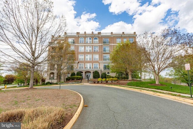 Building Photo - 830 Belmont Bay Dr