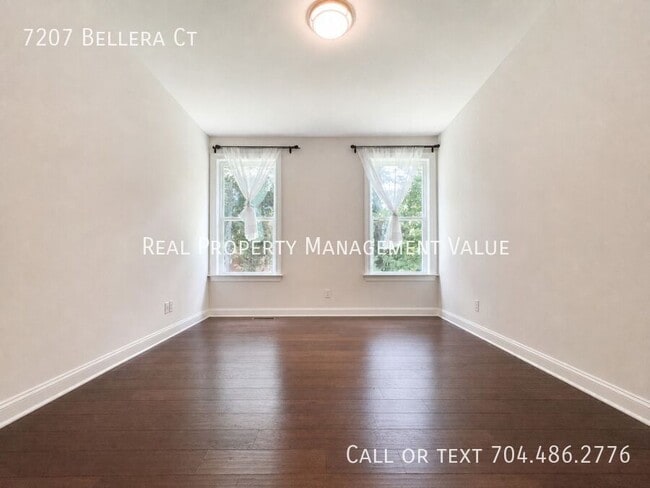Building Photo - 7207 Bellera Ct
