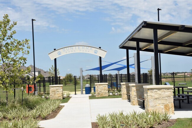 Building Photo - 5135 Sunvalley Bend Dr
