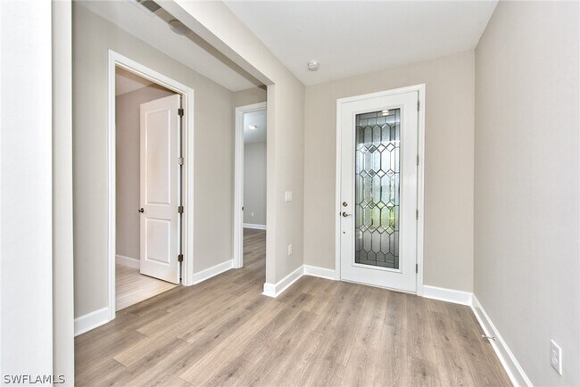 Building Photo - 2091 Grove Dr