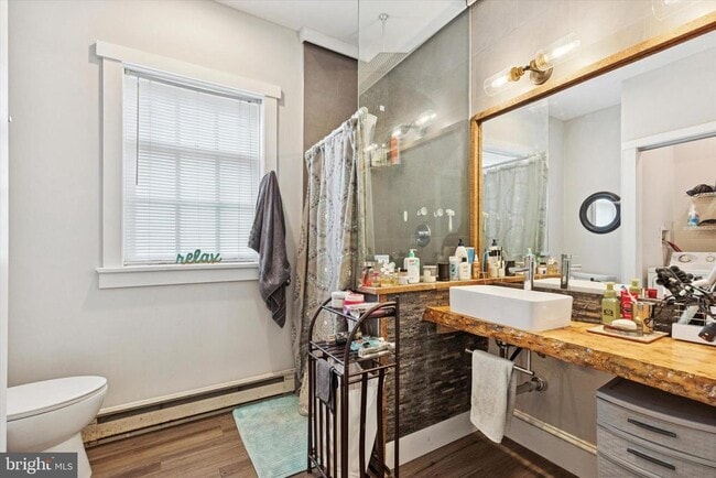 Building Photo - 641 E High St