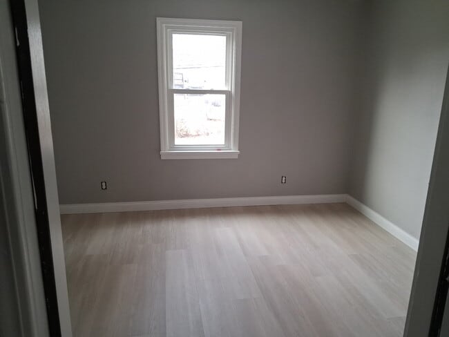 Building Photo - 7450 Calvin Ave