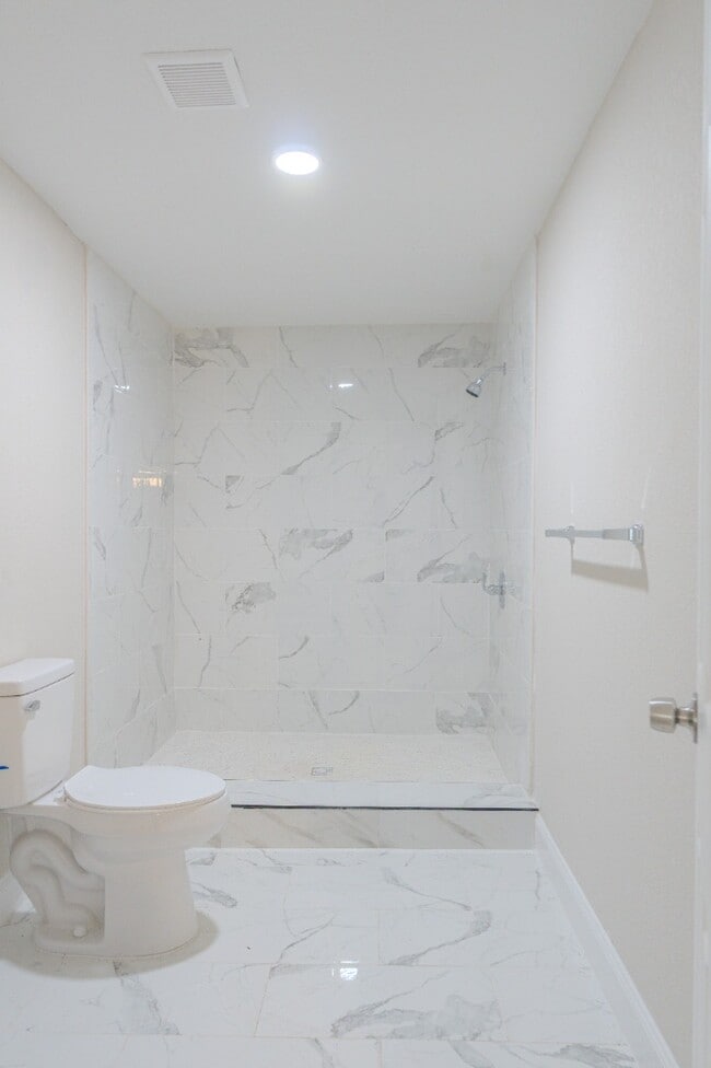 Building Photo - 129 W Church St