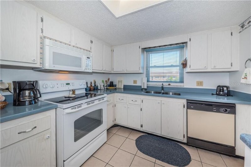 Building Photo - 8 Glencoe Pl