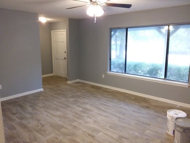 Building Photo - 577 Huckleberry Ln