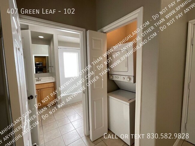 Building Photo - 407 Green Leaf