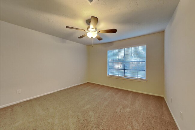 Building Photo - 8335 Sparkling Springs Dr