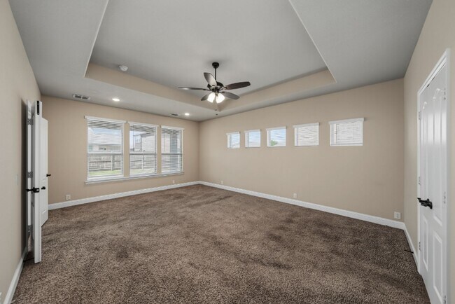 Building Photo - 504 Ridgewater Trail