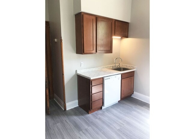 Building Photo - 3255 Bishop St