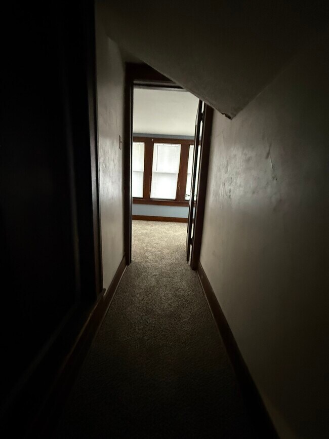 Building Photo - 1201 SW Garfield Ave