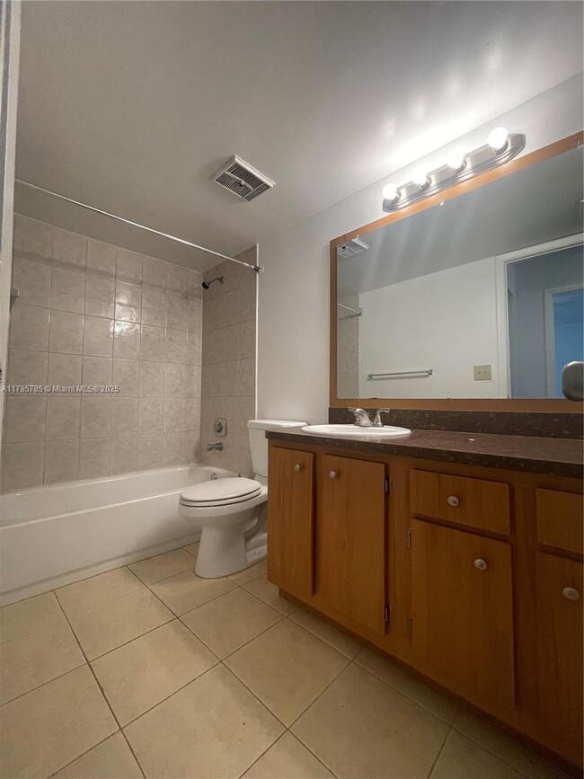 Building Photo - 1283 SW 46th Ave