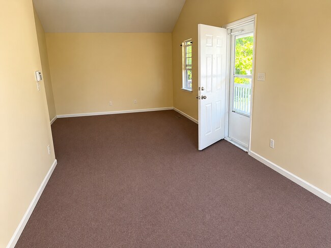 Building Photo - 534 Hanson St