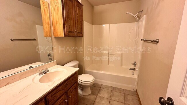 Building Photo - 1306 SW 25th St