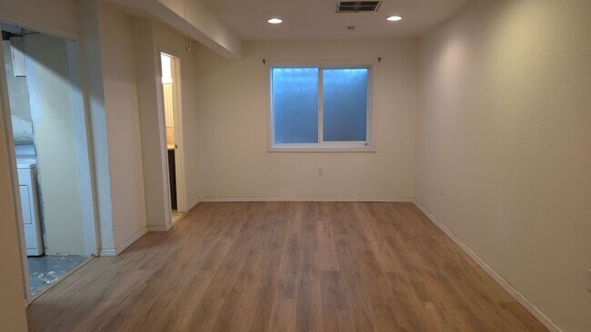 Building Photo - Tri-level home near Ft. Carson!!!