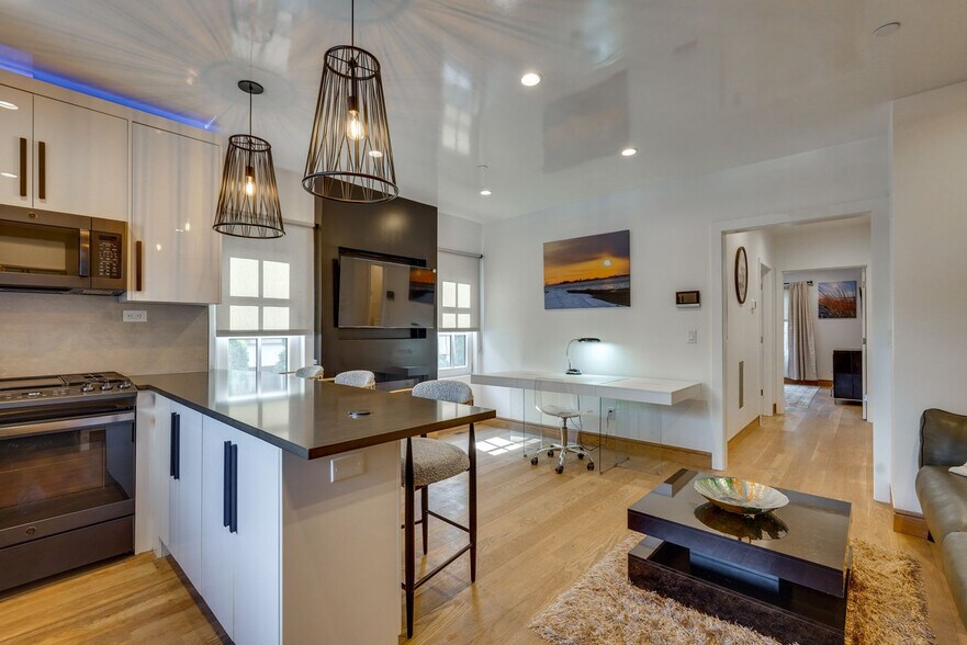 Building Photo - 930 Cove Rd