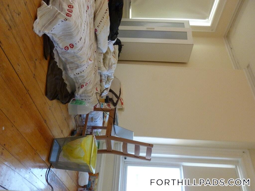 Building Photo - 227 Roxbury St