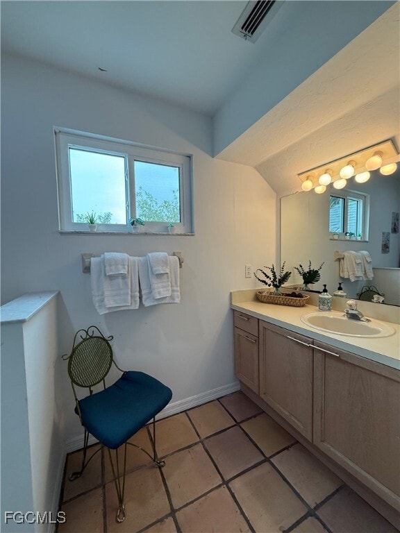 Building Photo - 15009 Cloverdale Dr