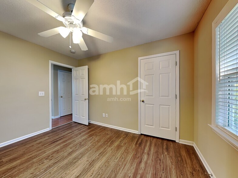 Building Photo - 1795 Pebble Run Ln