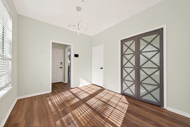 Building Photo - 16410 Fondren Grove Dr