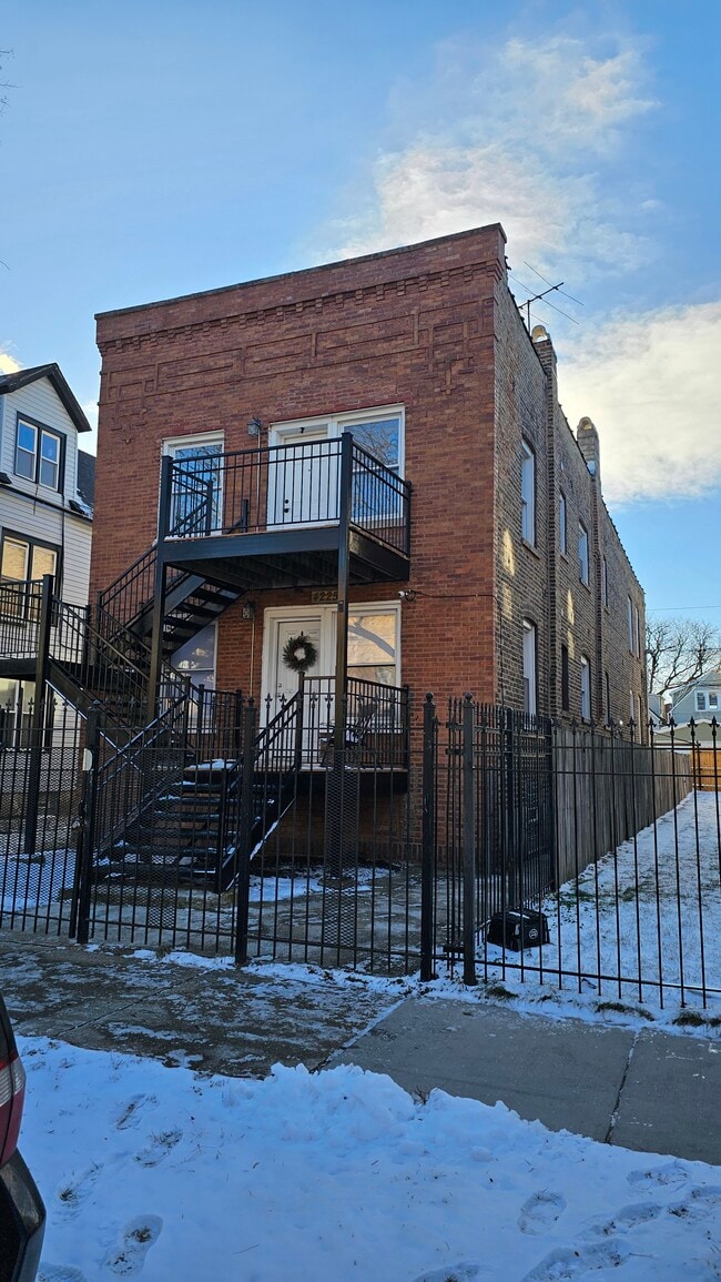 Building Photo - 4225 W Augusta Blvd