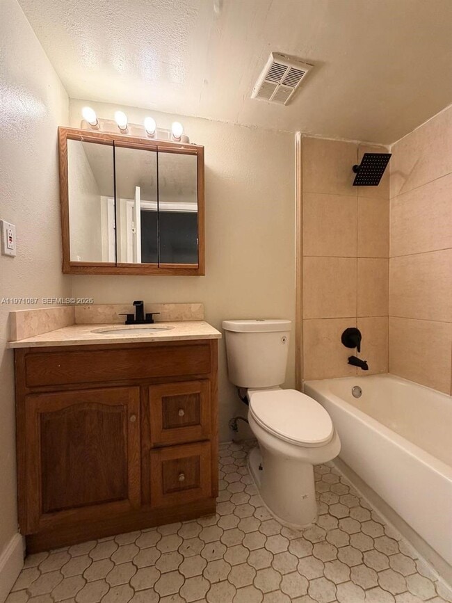 Building Photo - 11925 NE 2nd Ave