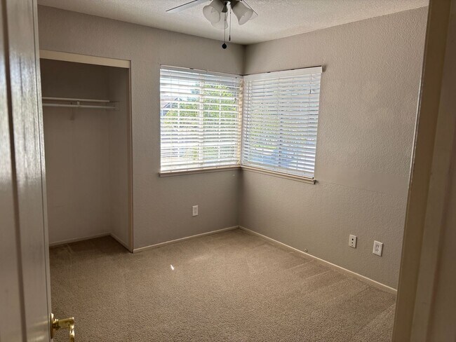 Building Photo - Comfortable Two Story Home