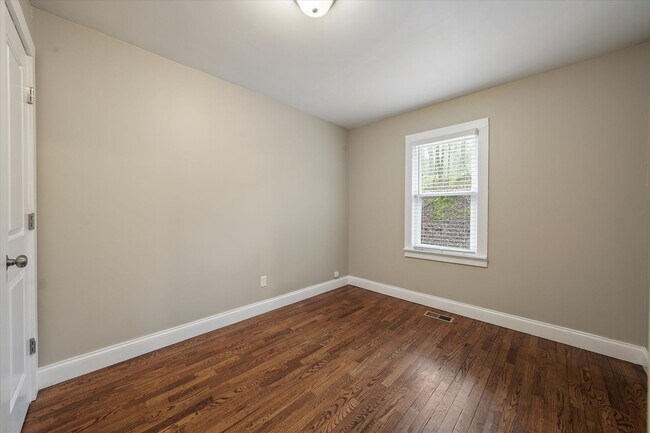 Building Photo - Harriman 37748 - Charming 2-bedroom, 1.5-bathroom Home nestled on 3.8 acres of woods - Contact Ch...