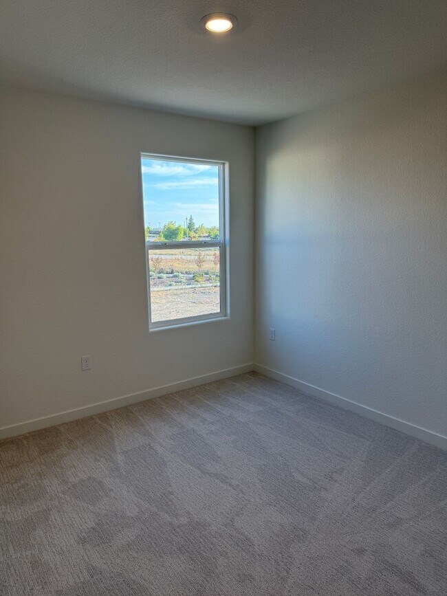 Building Photo - 2914 Skyward Ln