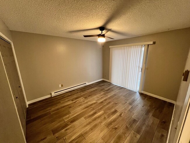 Building Photo - FIRST MONTHS RENT AND DEPOSIT ONLY! 2 Bed/1 Bath Apartment in Clarkston WA