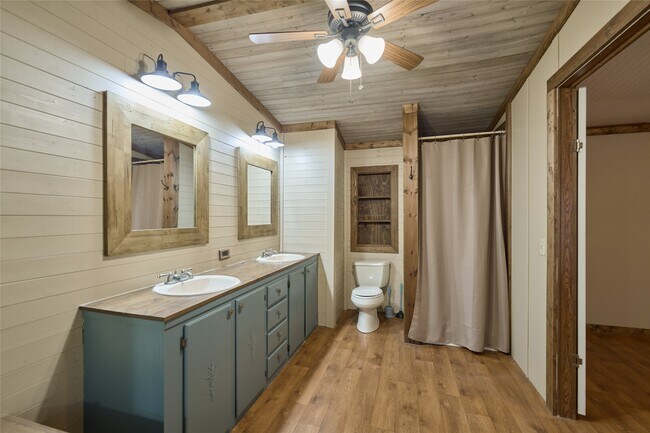 Building Photo - 17381 FM 1484 Rd