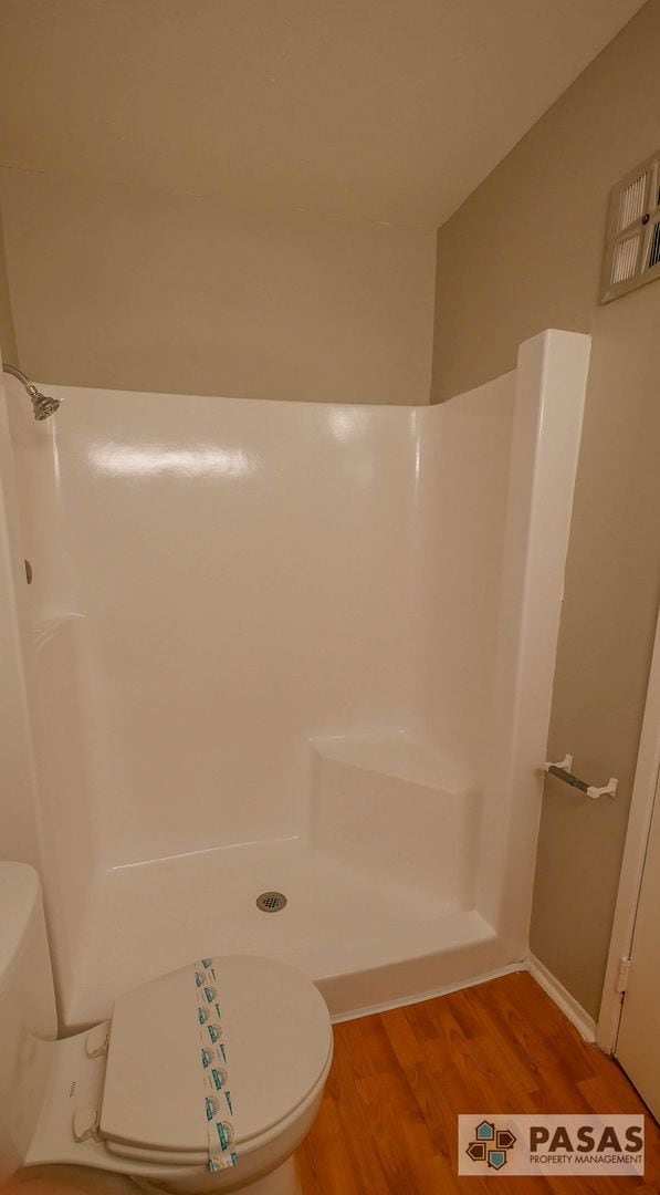 Building Photo - 2nd Floor 3 bed/2 bath Condo!