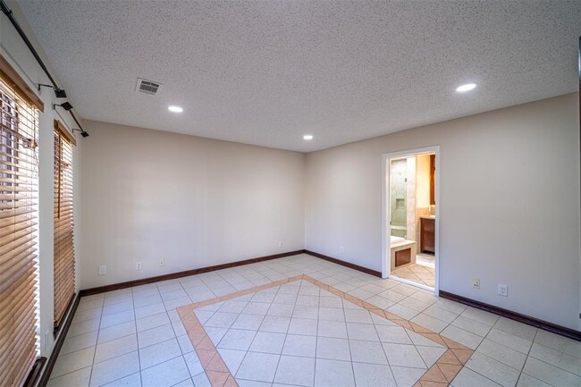 Building Photo - 9223 Marlive Ln