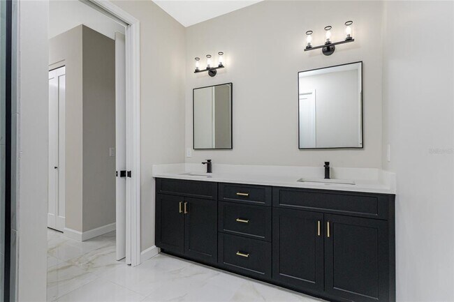 Building Photo - 242 Brig Cir W