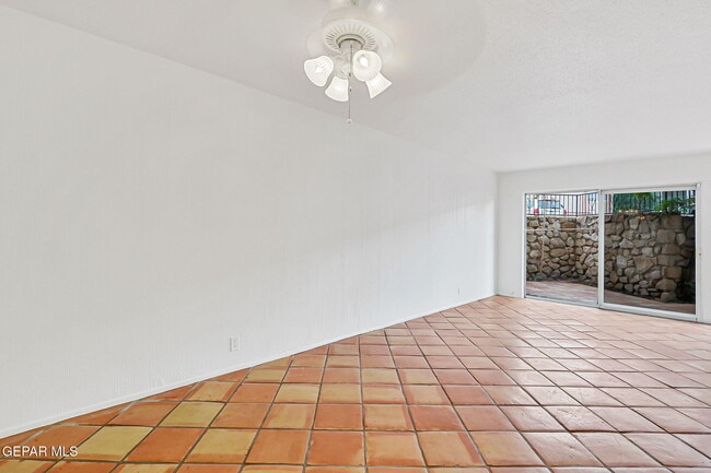 Building Photo - 252 Shadow Mountain Dr