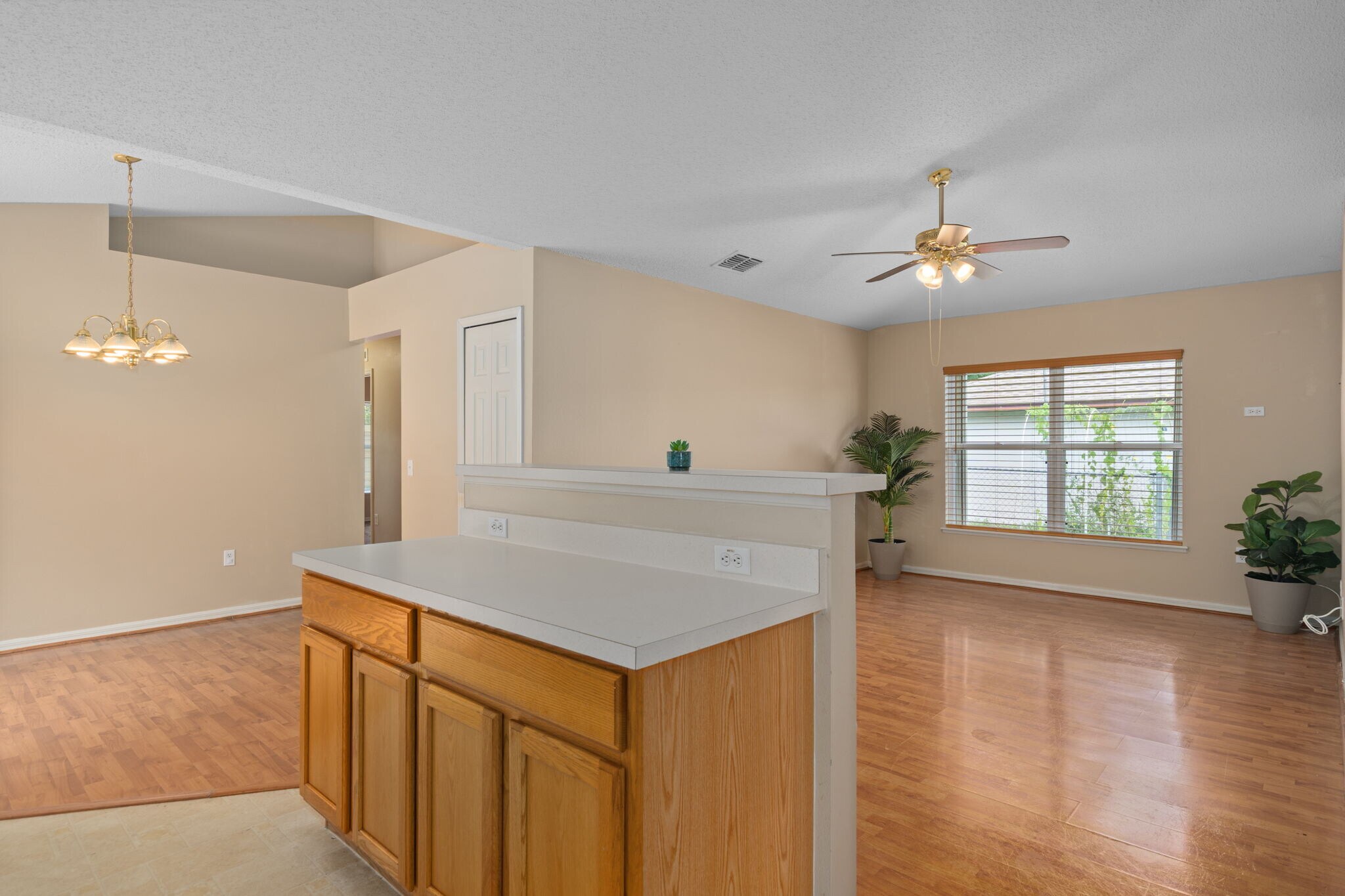 Building Photo - 9572 Horizon Dr