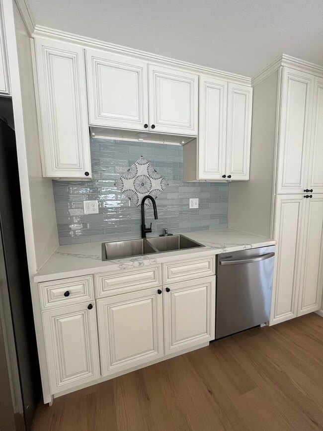 Building Photo - For Rent – Newly Remodeled 3 Bed / 2 Bath ...
