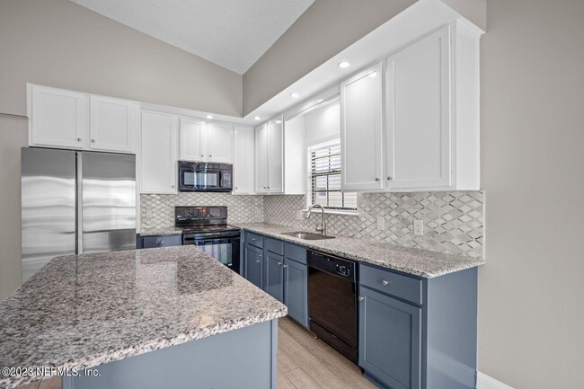 Building Photo - 111 Solano Woods Dr