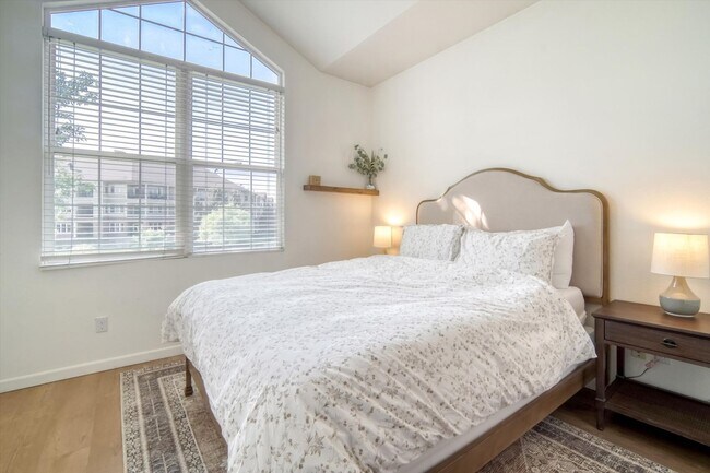 Building Photo - Fantastic Littleton condo  2 bedrooms and ...