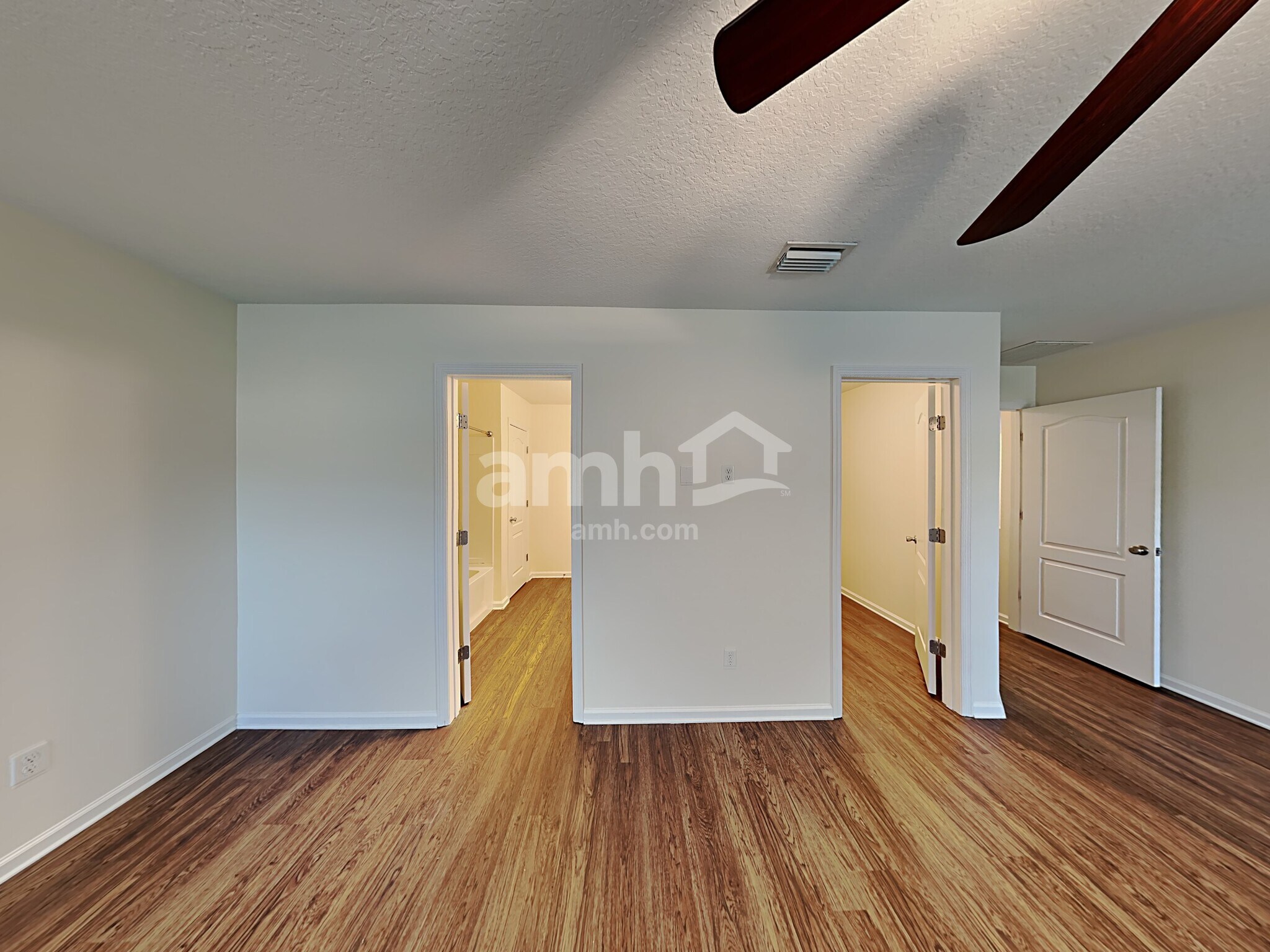 Building Photo - 196 Straw Pond Way